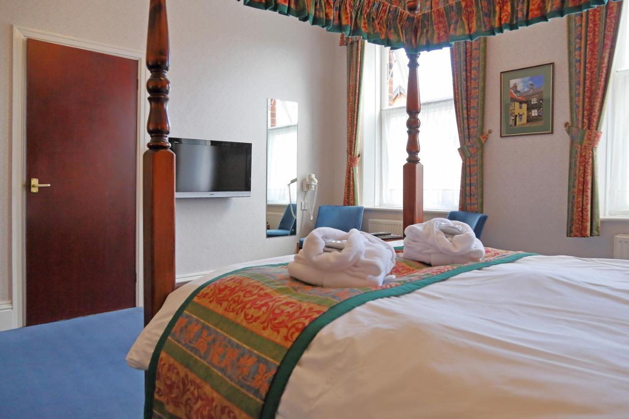 Hotel Saxonville